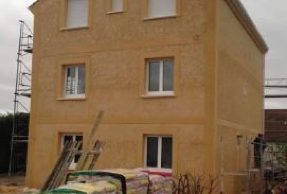 Artisan Lobry Couvreur 78 peut nettoyer et ravaler une façade